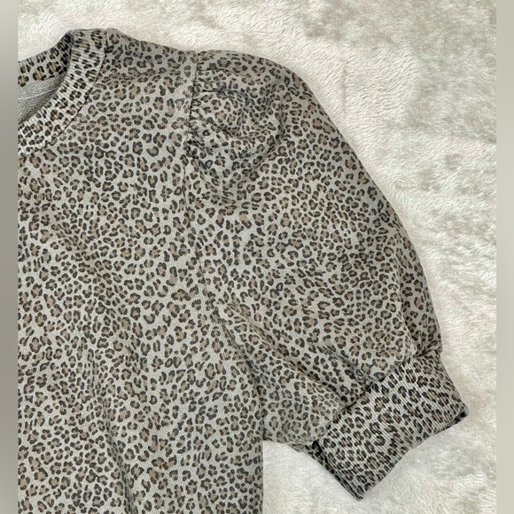Anthropologie T.La Short Puff Sleeves Sweatshirt Leopard Print Sage Green Small - Picture 4 of 9